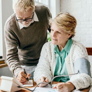 senior-adult-measure-blood-pressure-healthcare-con-2022-12-16-01-06-18-utc.jpg